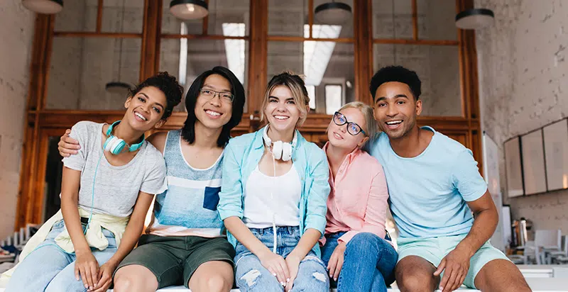 만족한 고객 그룹 이미지